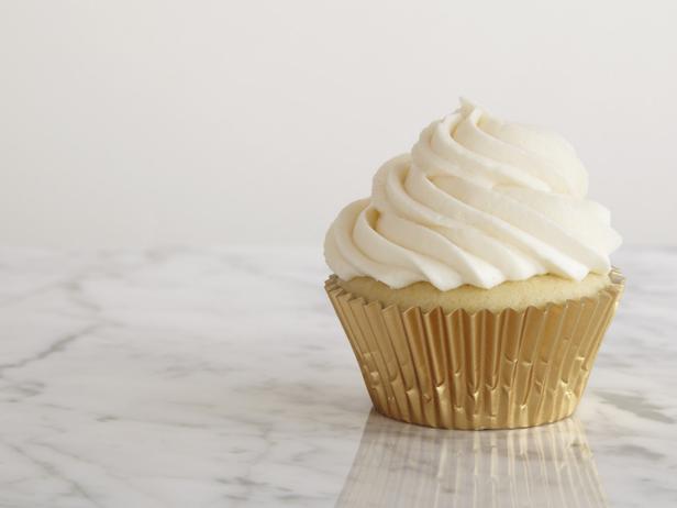 Capella Flavour Concentrates CAP Perfect Vanilla Cupcake flavor in a small bottle, ideal for baking and dessert recipes.